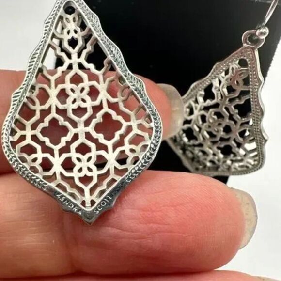 NWOT Kendra Scott Addie Silver Drop Earrings in Silver Filigree Mix - Picture 8 of 16